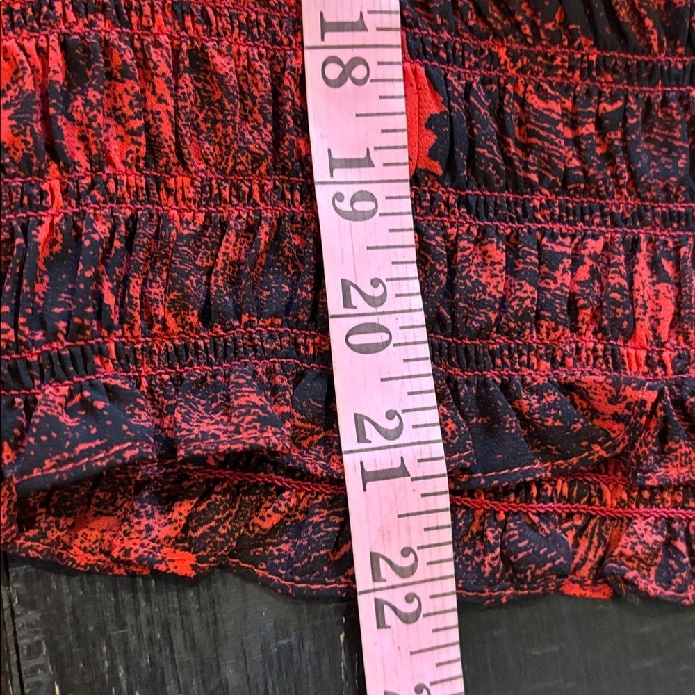 Elan Ruched Red Black Blouse Top Small Pattern Ruffle - Picture 8 of 9